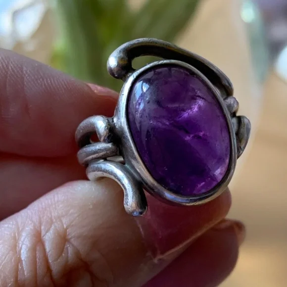 VINTAGE DESIGNER PURPLE OVAL AMETHYST CABOCHON STERLING SILVER RING HEAVY CHUNKY